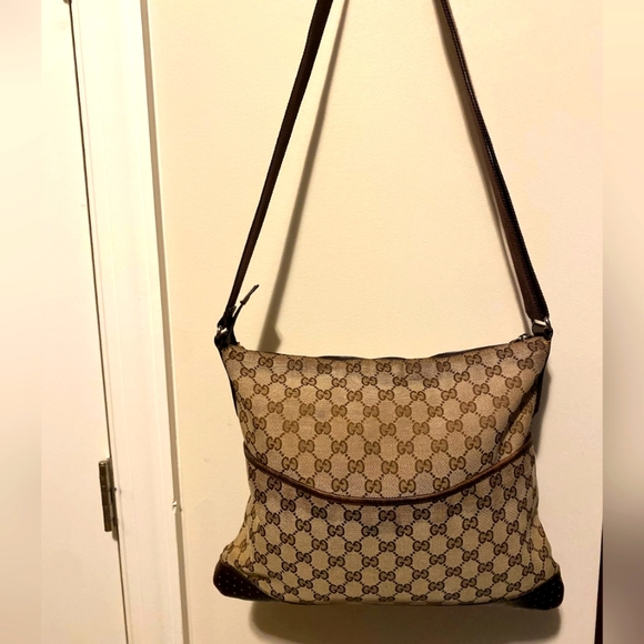 Authentic Gucci Crossbody - Picture 1 of 6